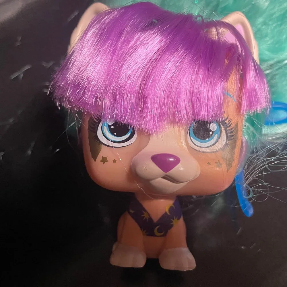 VIP Pets Surprise Hair Reveal Doll